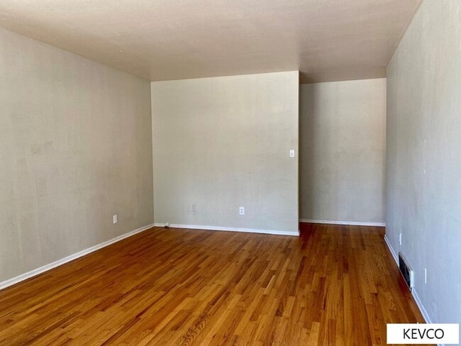 Photo - 2409-2413 Clearview Ave Unidad 2413 Clearview Ave