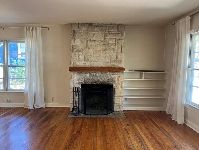 Photo - 1607 Dexter St