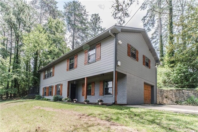 Photo - 302 E Valley Rd NE