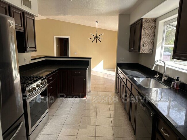 Photo - 2027 Old Bend Rd