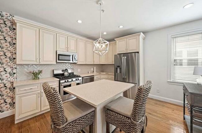 Photo - 37 Coffey St Unit 2