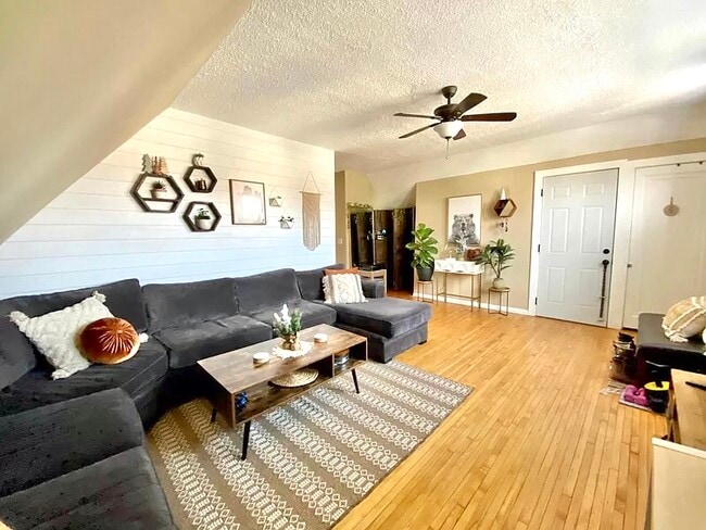 Photo - 361 Bates Ave