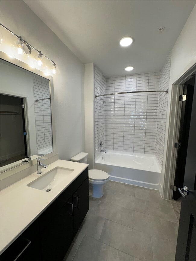 Photo - 6400 Washington Ave Unit 438