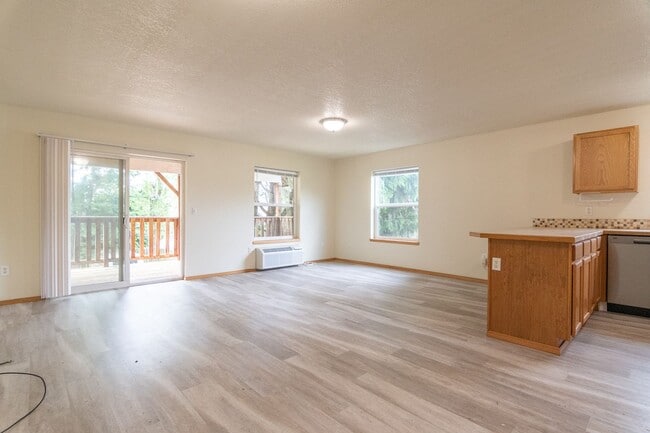 Photo - 508 NE Graham St Unidad 508