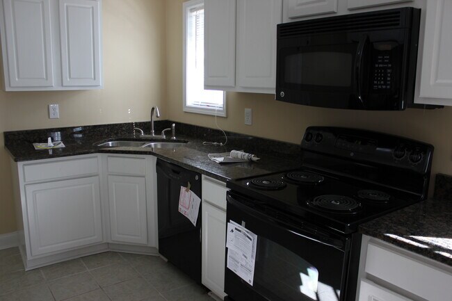Photo - Beautiful 3 Bed, 2 Bath in Sought Out Area