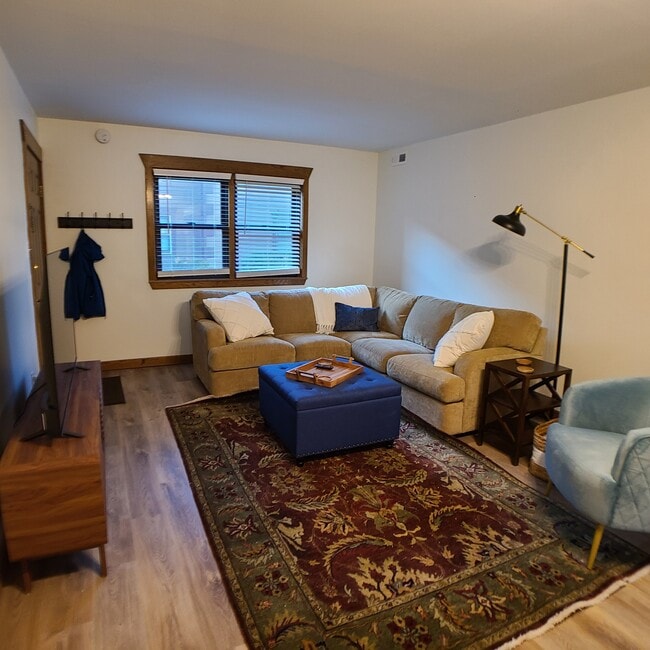 Building Photo - 613 Huntridge Dr Unit 613 Rental