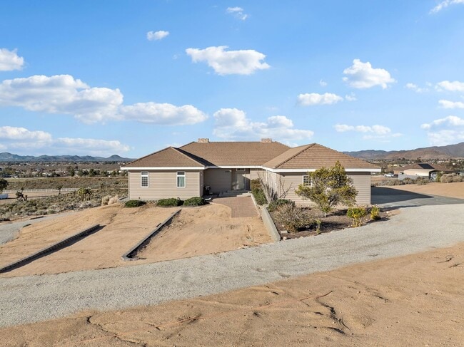 Building Photo - 3 bedroom 2.5 bath in the Mariana Ranchos with panoramic views !!