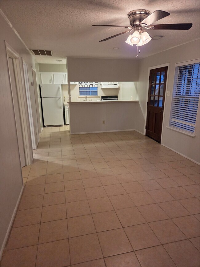 Photo - 902 Euclid St