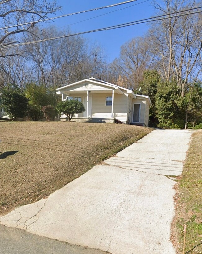 Photo - 136 Melba Ave SW