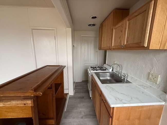 Photo - 406 W Washington Ave Unit Apt #2