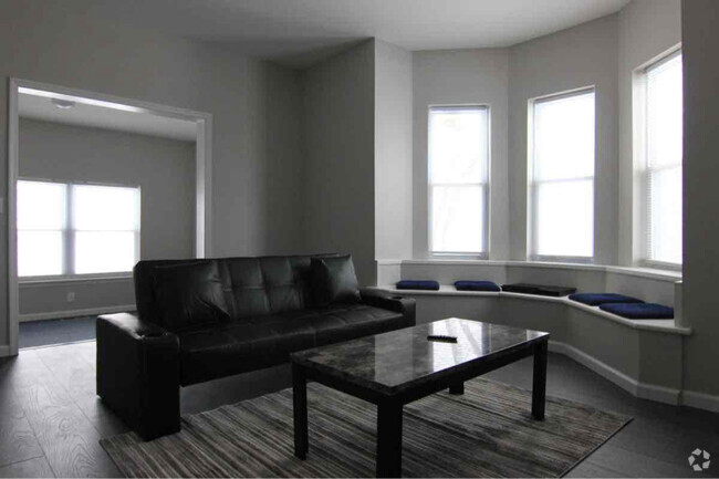 Building Photo - 219 W Chester Pike Rental