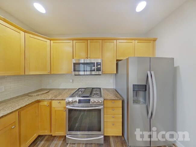 Photo - 2525 W 10th St