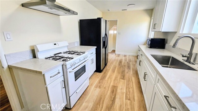 Photo - 155 W Tudor St