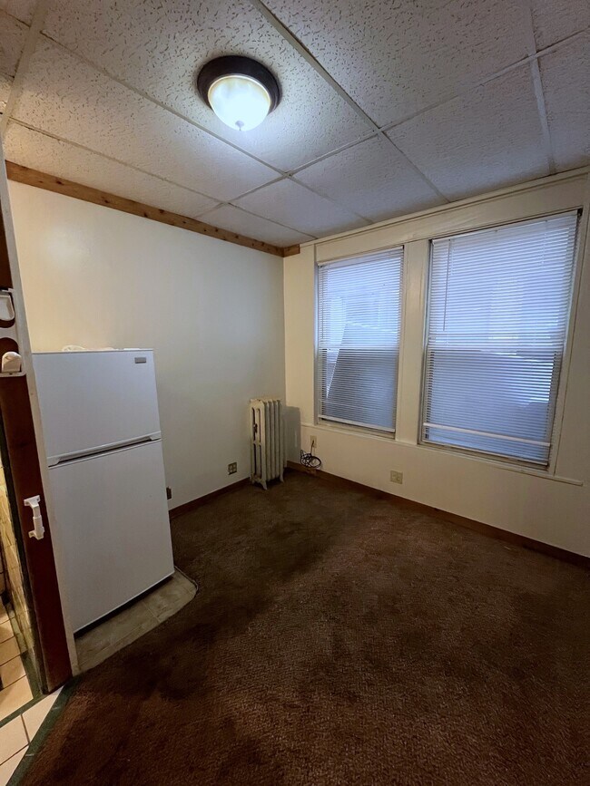 Photo - 222 W Broadway-11 Unidad 11