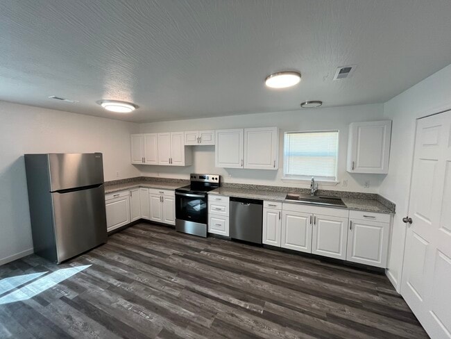 1275 Main St