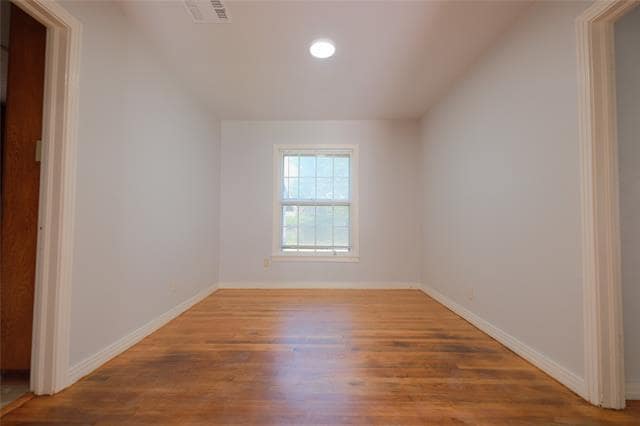 Photo - 2104 Kings Ave