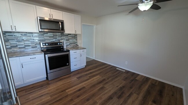 Photo - 1750 W 54th St House