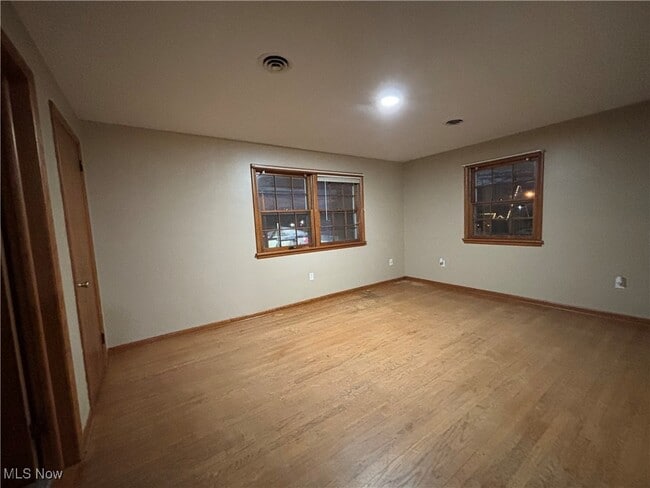 Photo - 1048 E State St