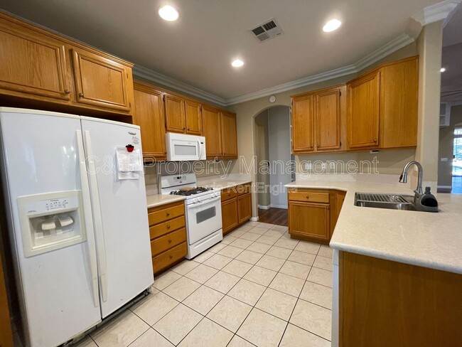 Photo - 392 Bjorn Ct