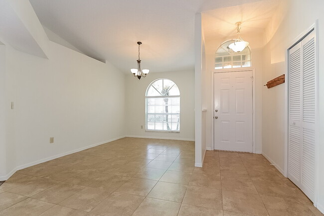 2341 Tioga Dr