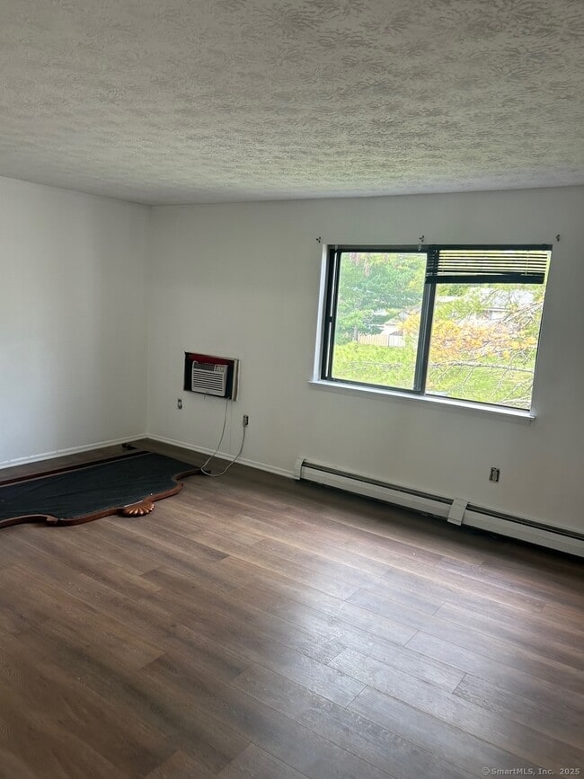 Photo - 126 Sutton Pl Unit 126