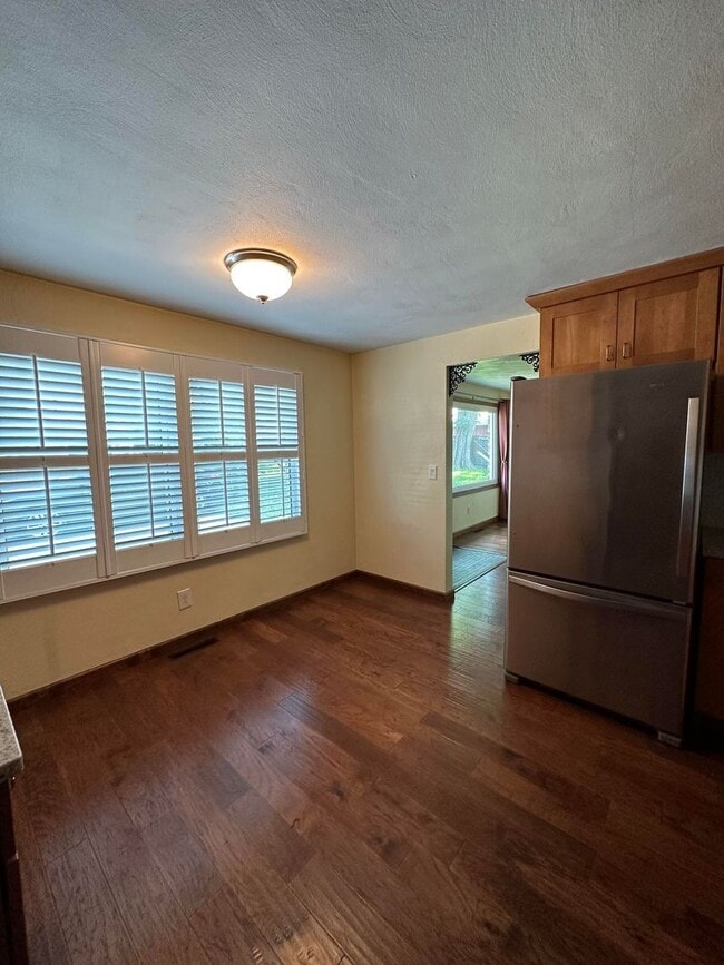 Photo - Nice! Duplex in Chesterfield!