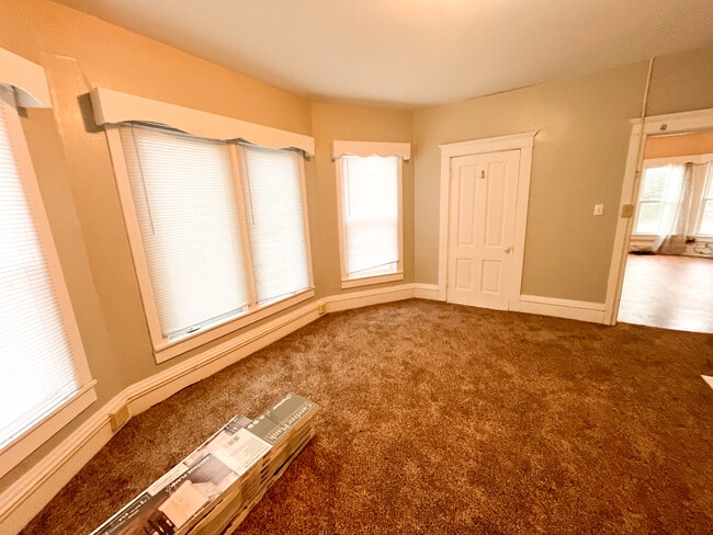 Photo - 1421 Main St