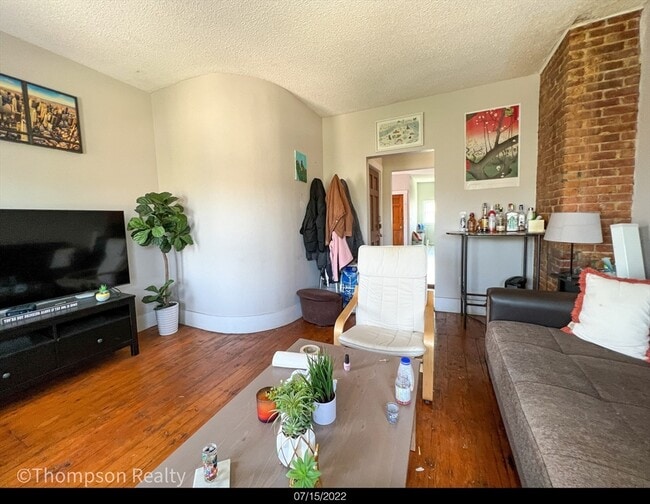 Photo - 372 Medford St