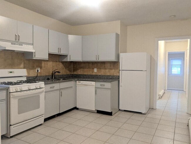 Building Photo - 83 Yorktown St Unit 1