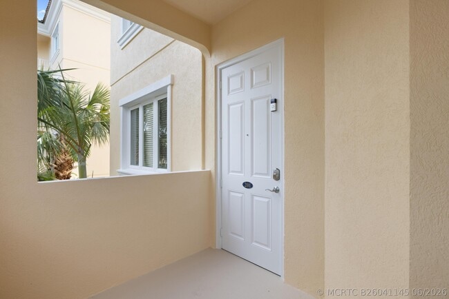 Photo - 33 Harbour Isle Dr W Unit 201