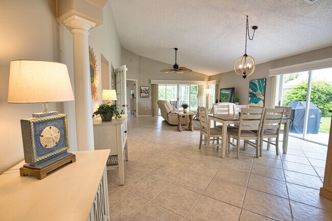 Photo - Seasonal Short-Term 2 Bed 2 Bath Heated Pool Villa with a Den in Harrington Lakes at Planation Go...