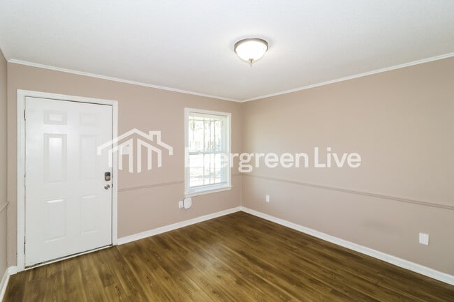 Photo - 3196 Southbridge St