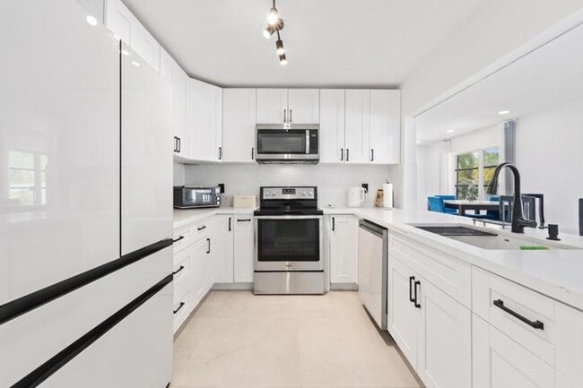 Photo - 245 Sandpiper Ave