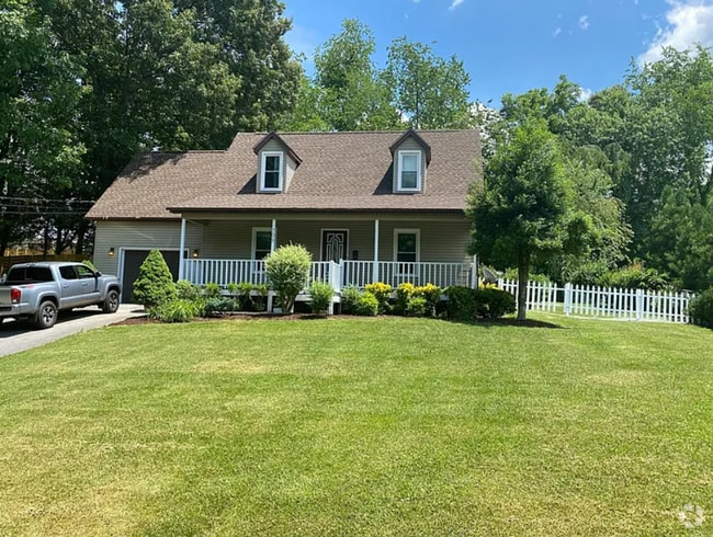 Building Photo - 709 Woodhaven Dr Rental