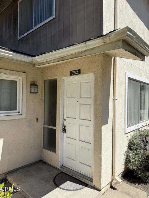 Photo - 752 W Hemlock St
