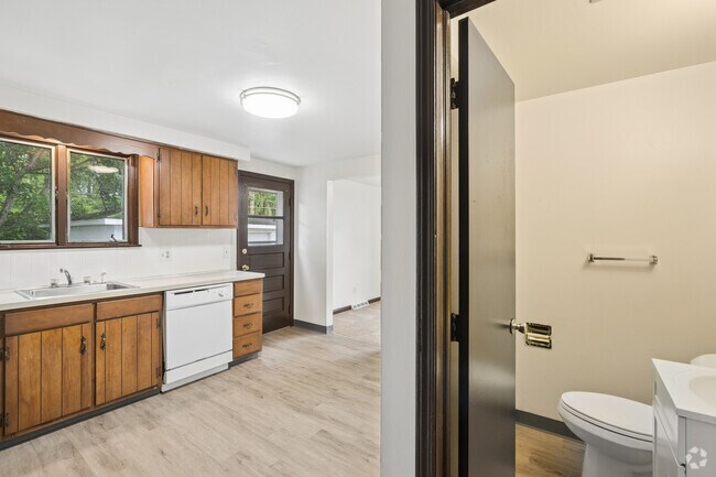 3BR, 1.5BA - 1,274SF - Kitchen