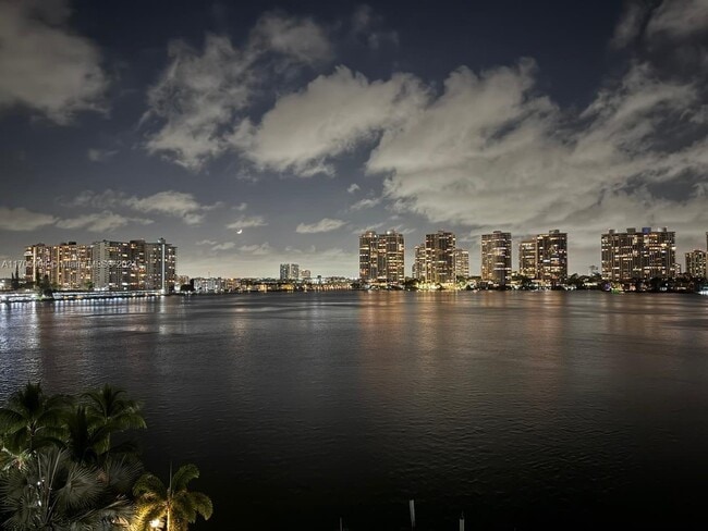 Photo - 17800 N Bay Rd Unidad #1704