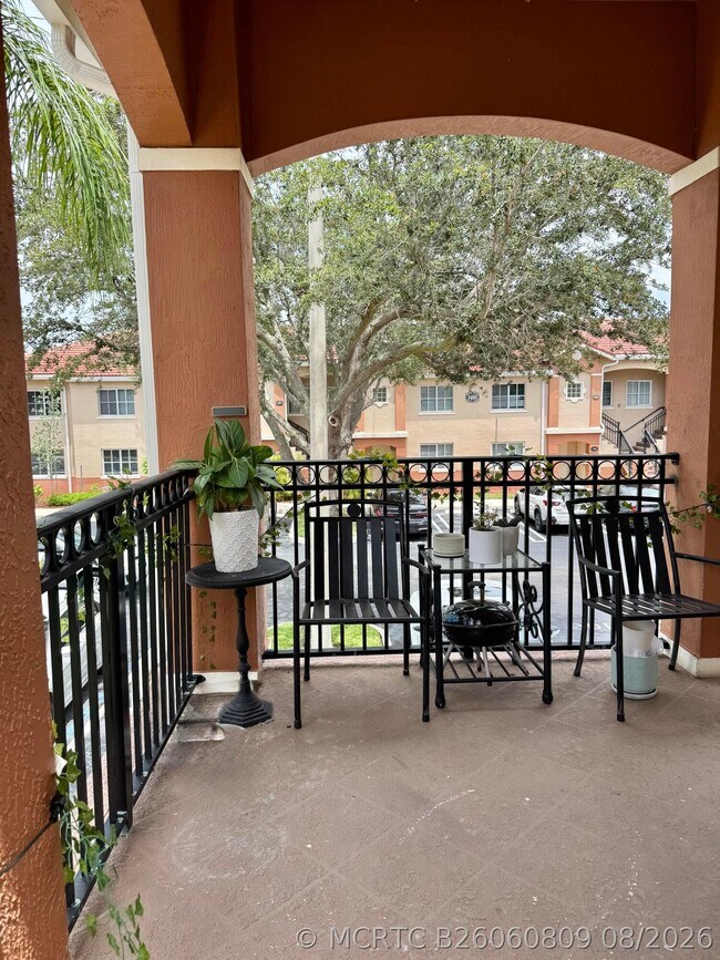 Building Photo - 3478 Briar Bay Blvd Unit 206
