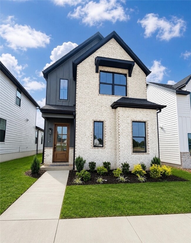 Building Photo - 2316 S 31st Pl