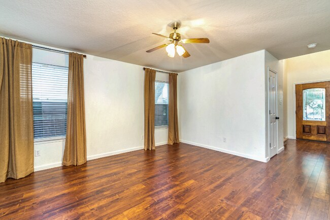 Photo - 10811 Marot Field