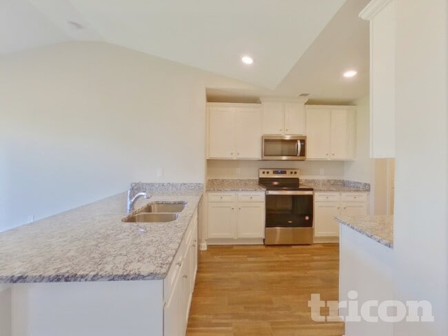 Photo - 315 Kenyon Dr