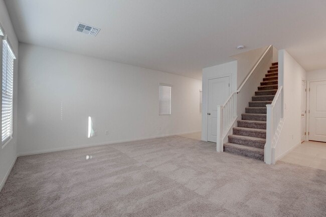 Photo - 9256 Innot Ave