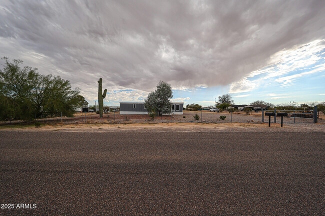 Building Photo - 9685 W Altadena Dr