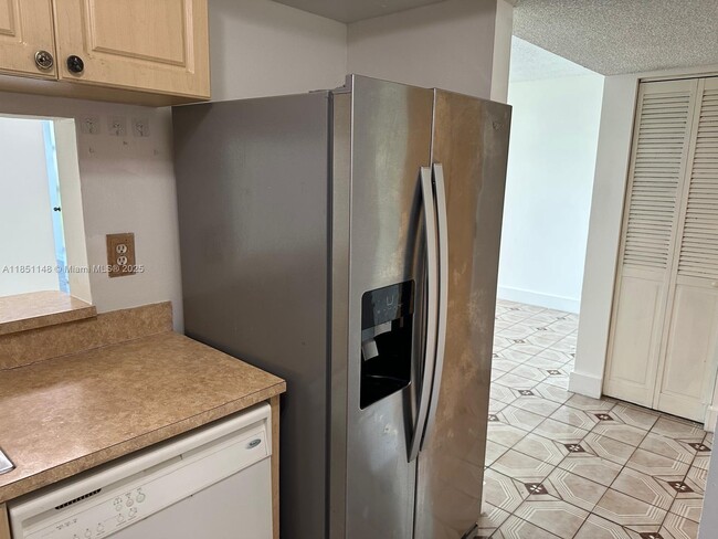 Photo - 11780 SW 18th St Unidad 414-2