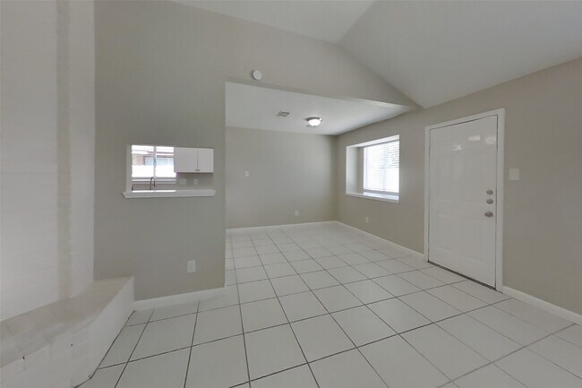 3446 Edgecreek Dr