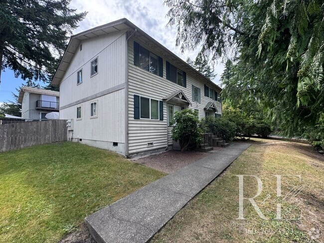 Building Photo - 2-Bed Upstairs Unit With Private Patio Rental