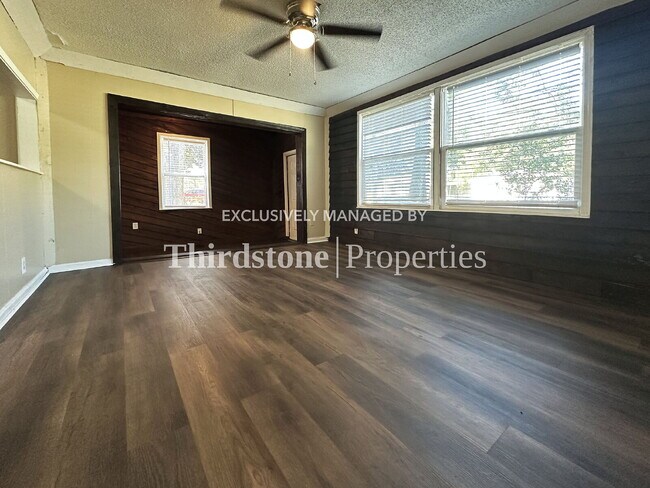 Photo - 1136 Maynard St