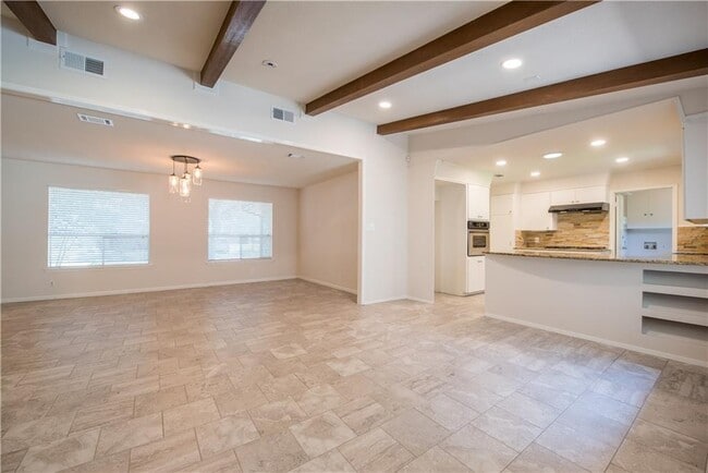 Photo - 2902 Silverleaf Dr