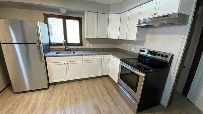 Photo - 800 Ave D