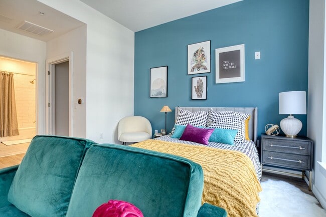 Photo - Alexander Crossing